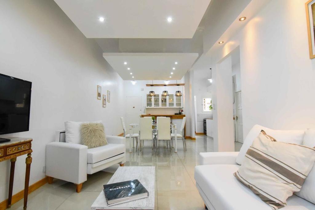 Dpto. En Recoleta: Calido, Proximo Y Confortable ブエノスアイレス エクステリア 写真